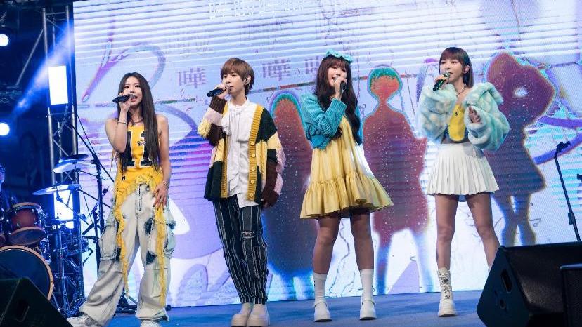 五月天香港演唱會2024｜阿信監製女團BOOM！怪物星人 站台演出見香港樂迷