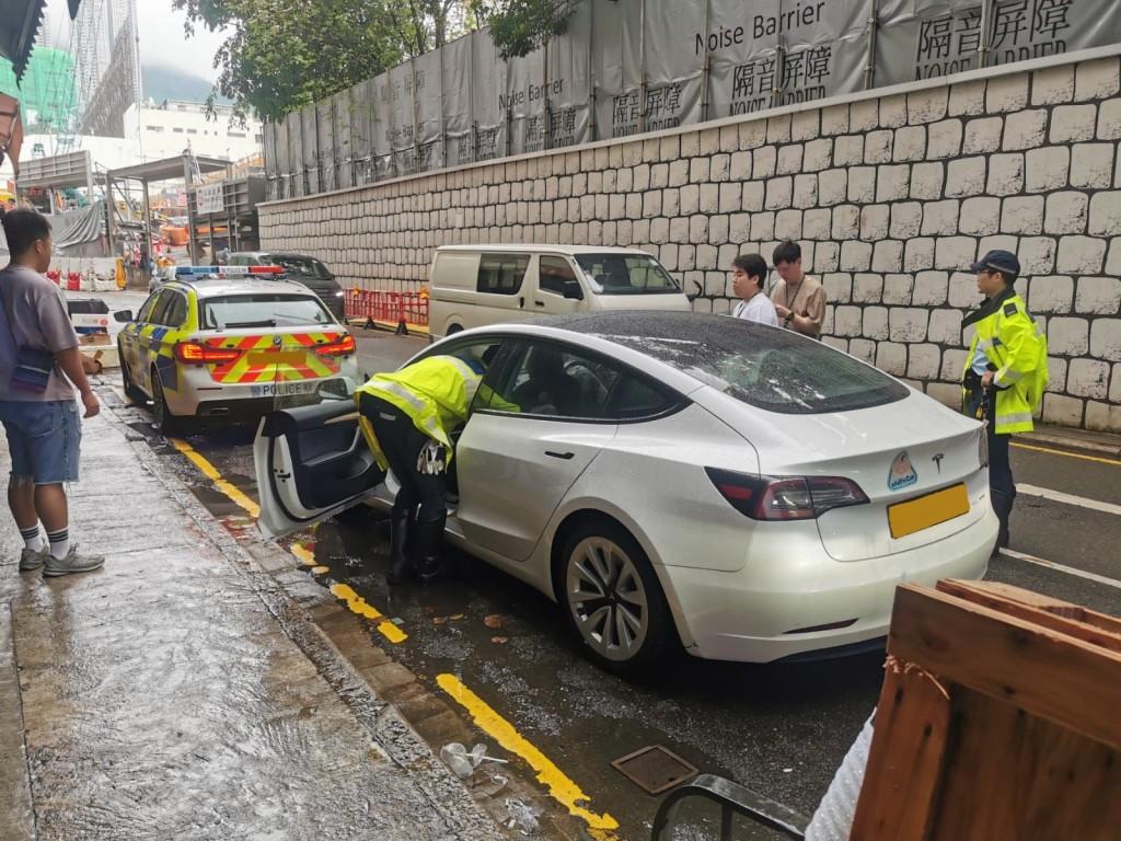 警方打擊白牌車。