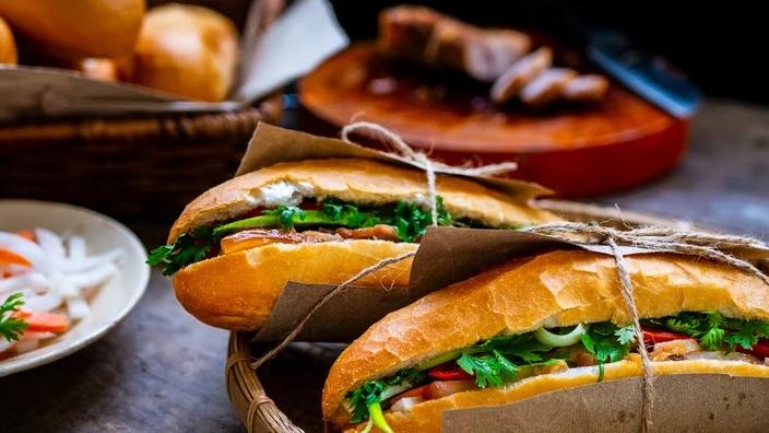 越南南部發生數百人食越式法包後食物中毒事件。(網上圖片)