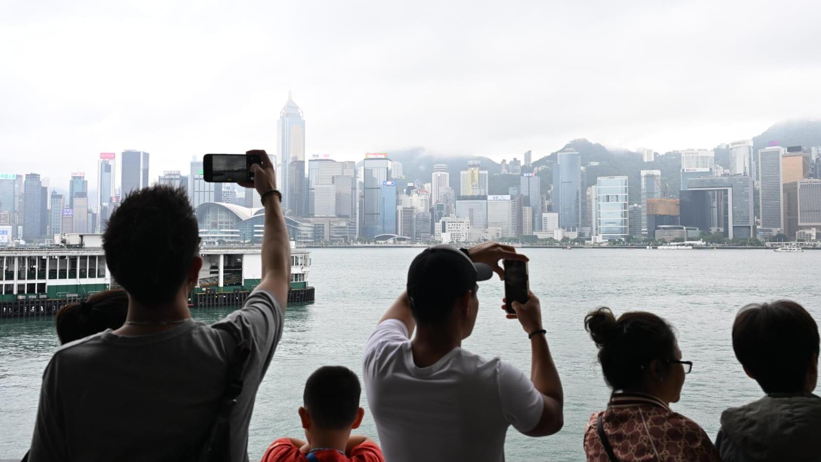 本港今日日間驟雨減少。(資料圖片/陳奕釗攝)