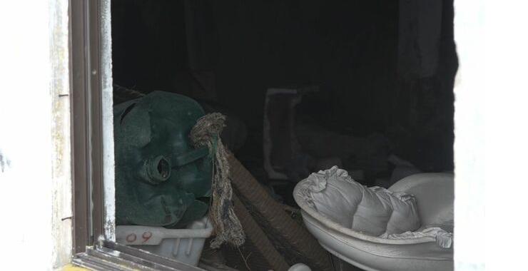 樓房內部看來陰森詭秘。(互聯網)