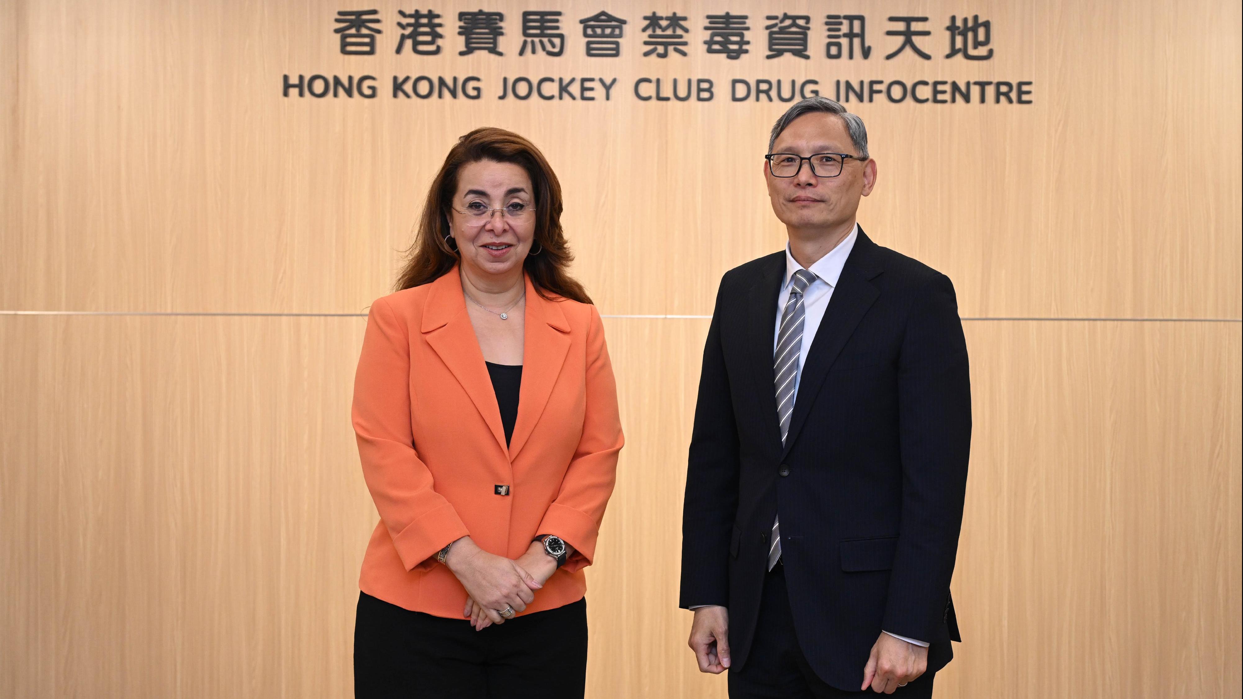 卓孝業與加達•法特希•瓦利會面。