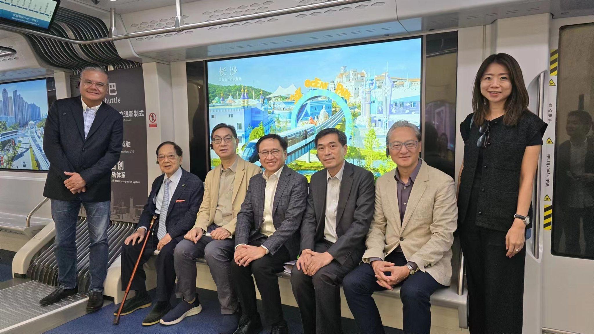 地建會訪問團親赴深圳體驗雲巴系統 會德豐：強化啟德PARK PENINSULA配套