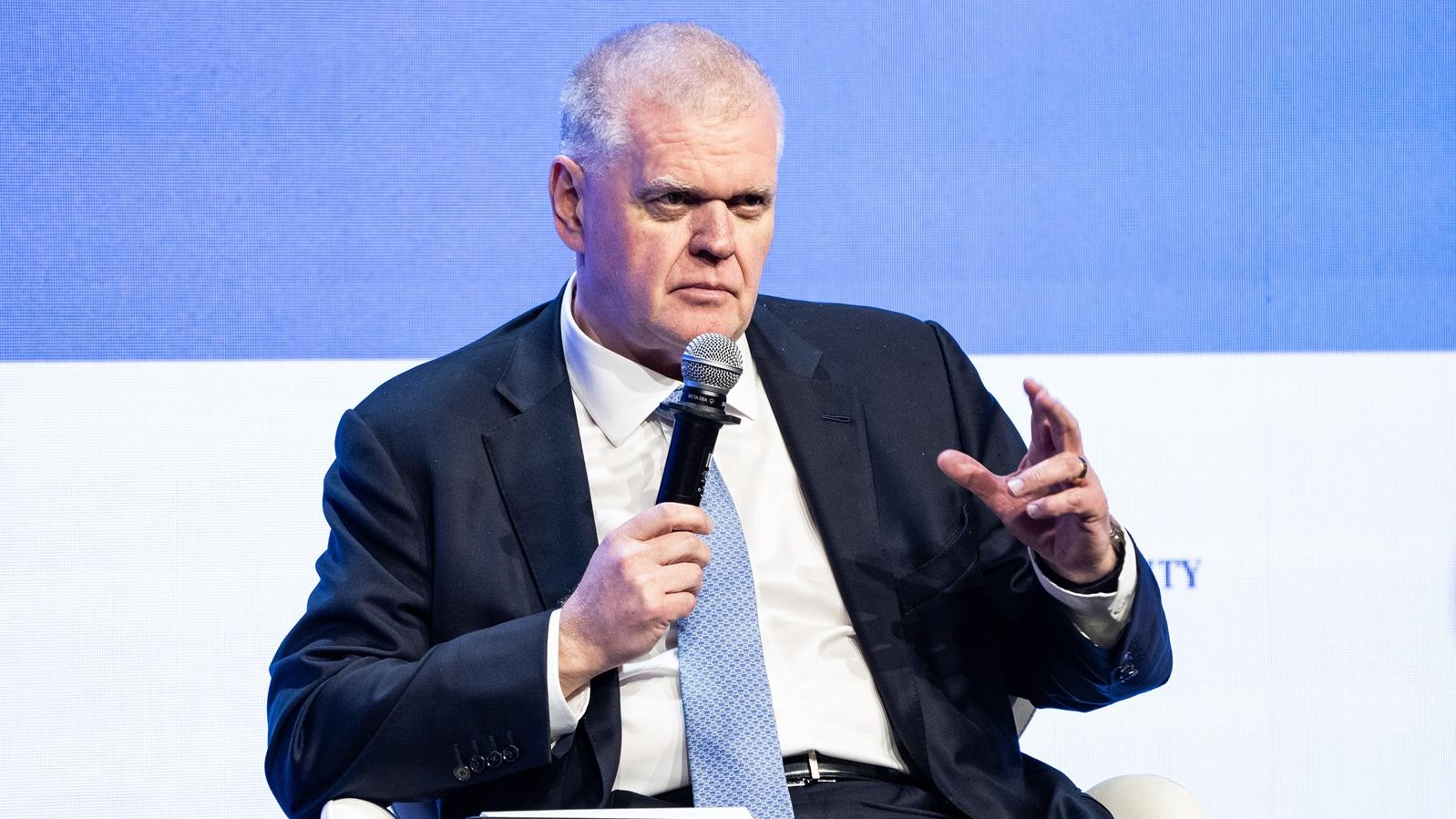 據報平保反對祈耀年任滙控董事