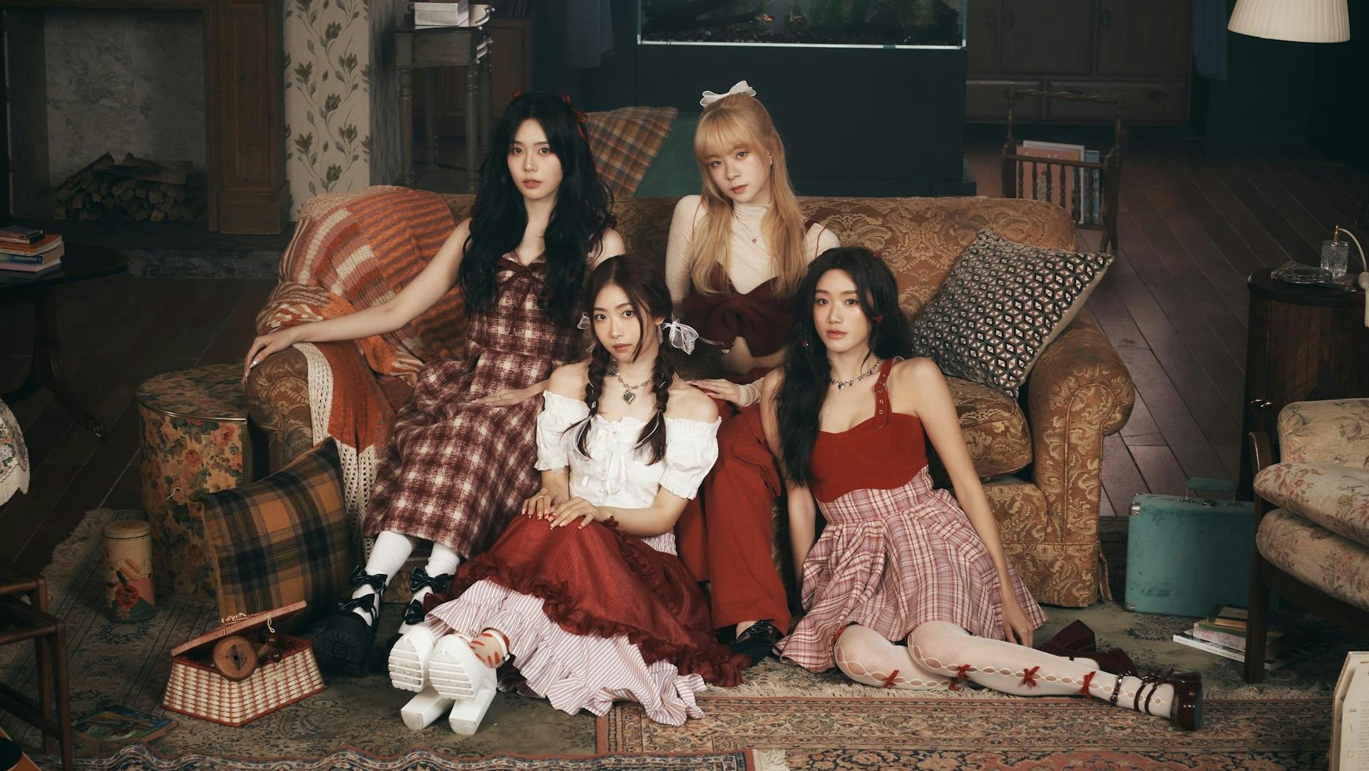 英皇全新四人女團VIVA官方照曝光 首支單曲本月底派台