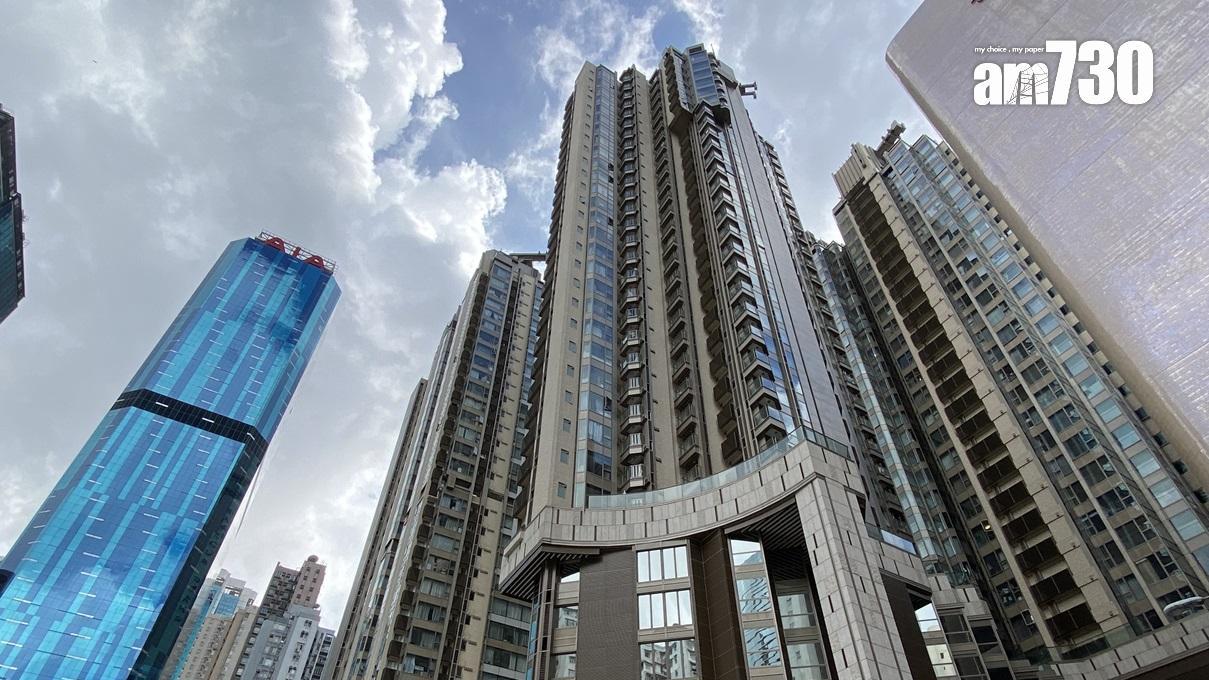 北角維港頌一房連梗廚戶，最新成交價938萬元，價錢較一年前回落超過一成。