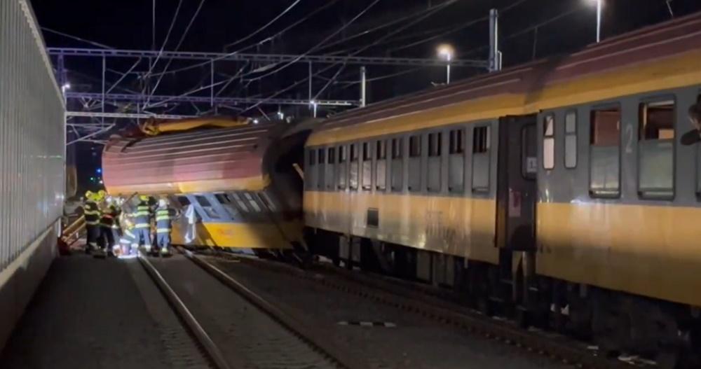 捷克列車正相撞，至少4人死數十人受傷。(X)