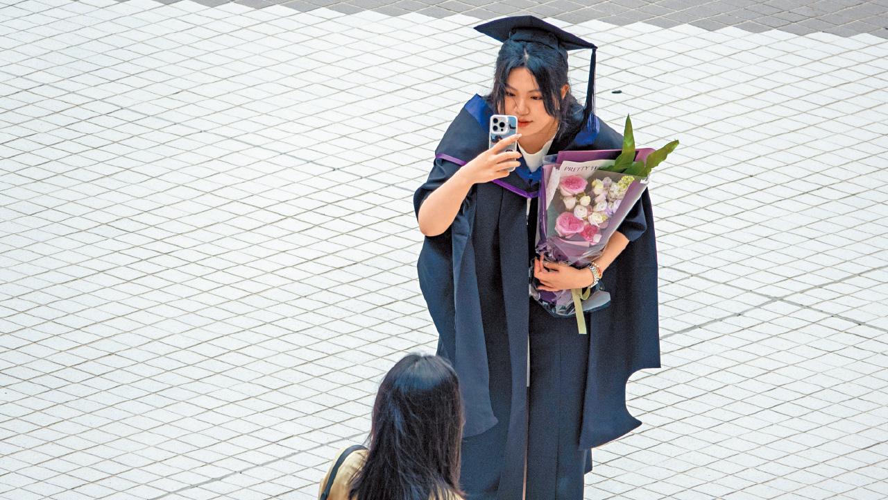 政府研大學學費 連續每年加5至9% 3年最少加逾6000元 議員憂「學貸變學債」