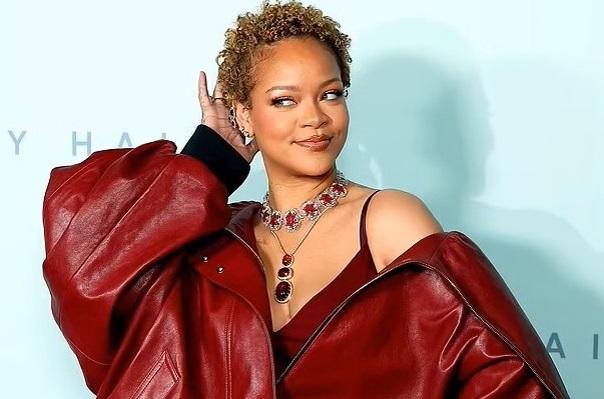 Rihanna變髮宣傳自家產品 打造美妝王國