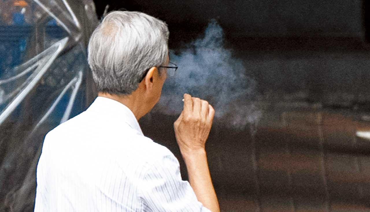 政府擬短期推10招控煙 排隊禁吸煙 電子煙全禁