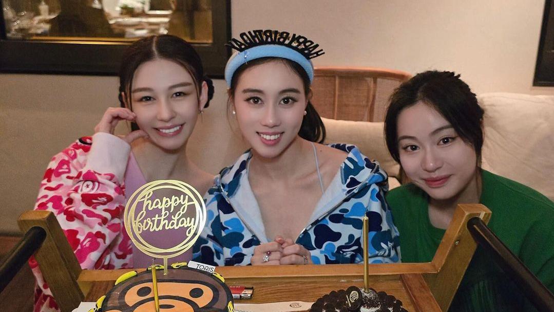 何超欣25歲生日 沈月孖甘比大女提早慶祝