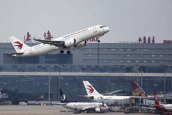 東航C919客機首次載客到港。(網上圖片)