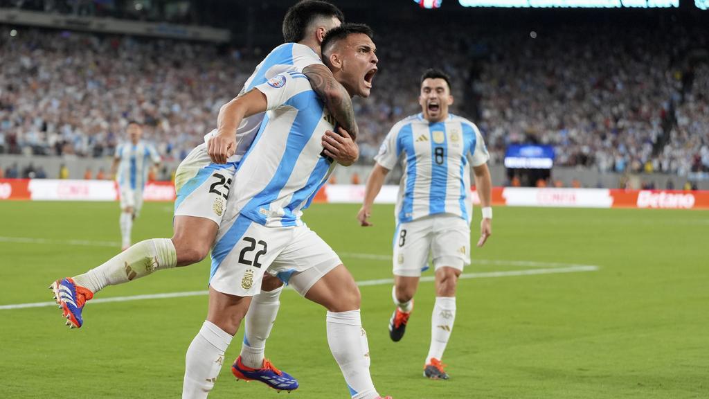 拿達路馬天尼斯為阿根廷攻入唯一入球擊敗智利，提早取得出線資格。(美聯社)