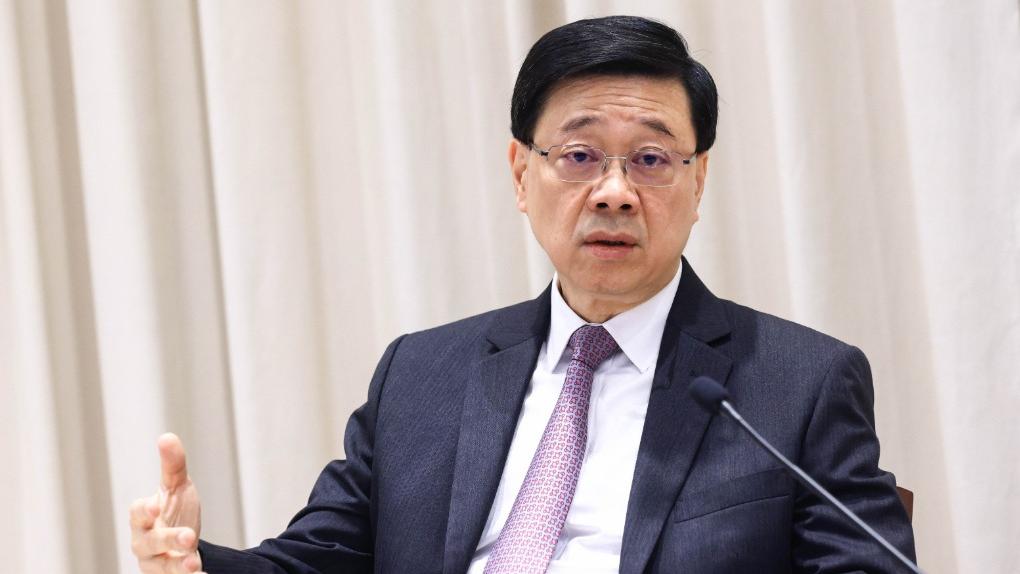 李家超表示，自己喜歡結交朋友，不喜歡樹敵，但如果遭人打臉，就必須保護自己。（中通社資料圖片）