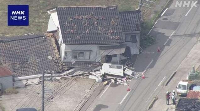 輪島市有房屋倒塌。(互聯網)