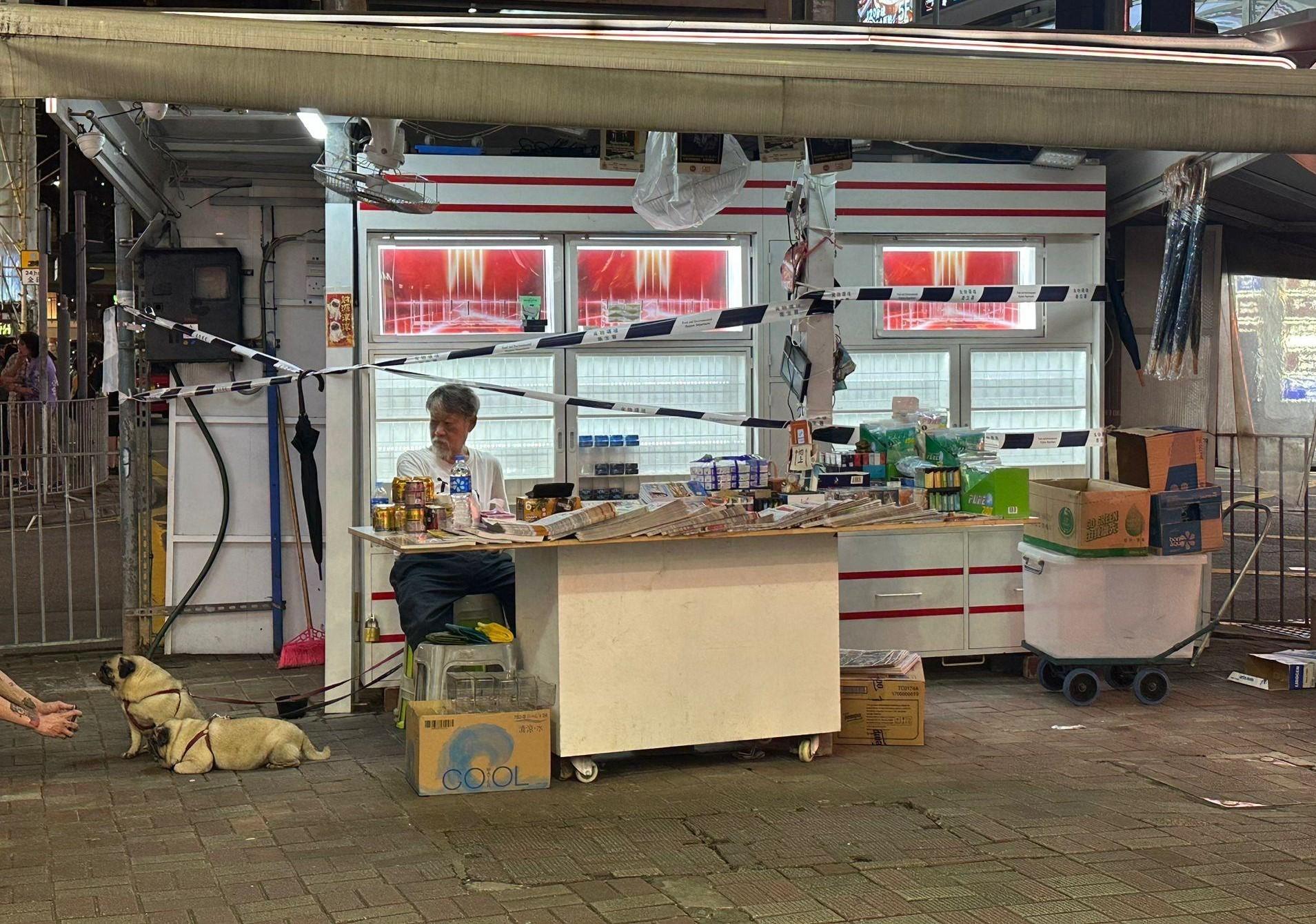 銅鑼灣報紙檔原持牌人去世後涉無牌經營 食環署：大幅霸佔街道