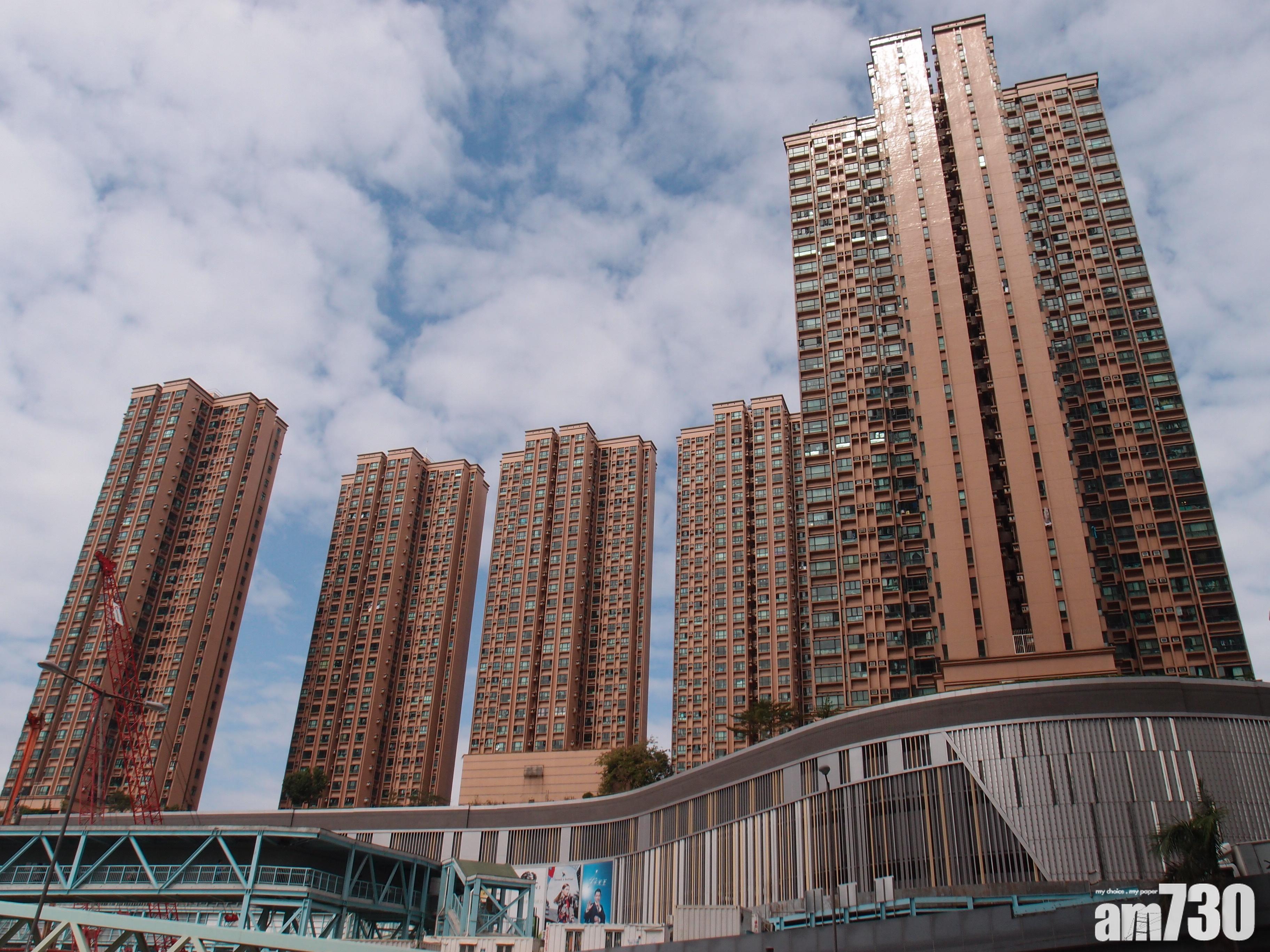 元朗新元朗中心高層兩房戶，獲同區租客以590萬元承接，呎價1.26萬元。