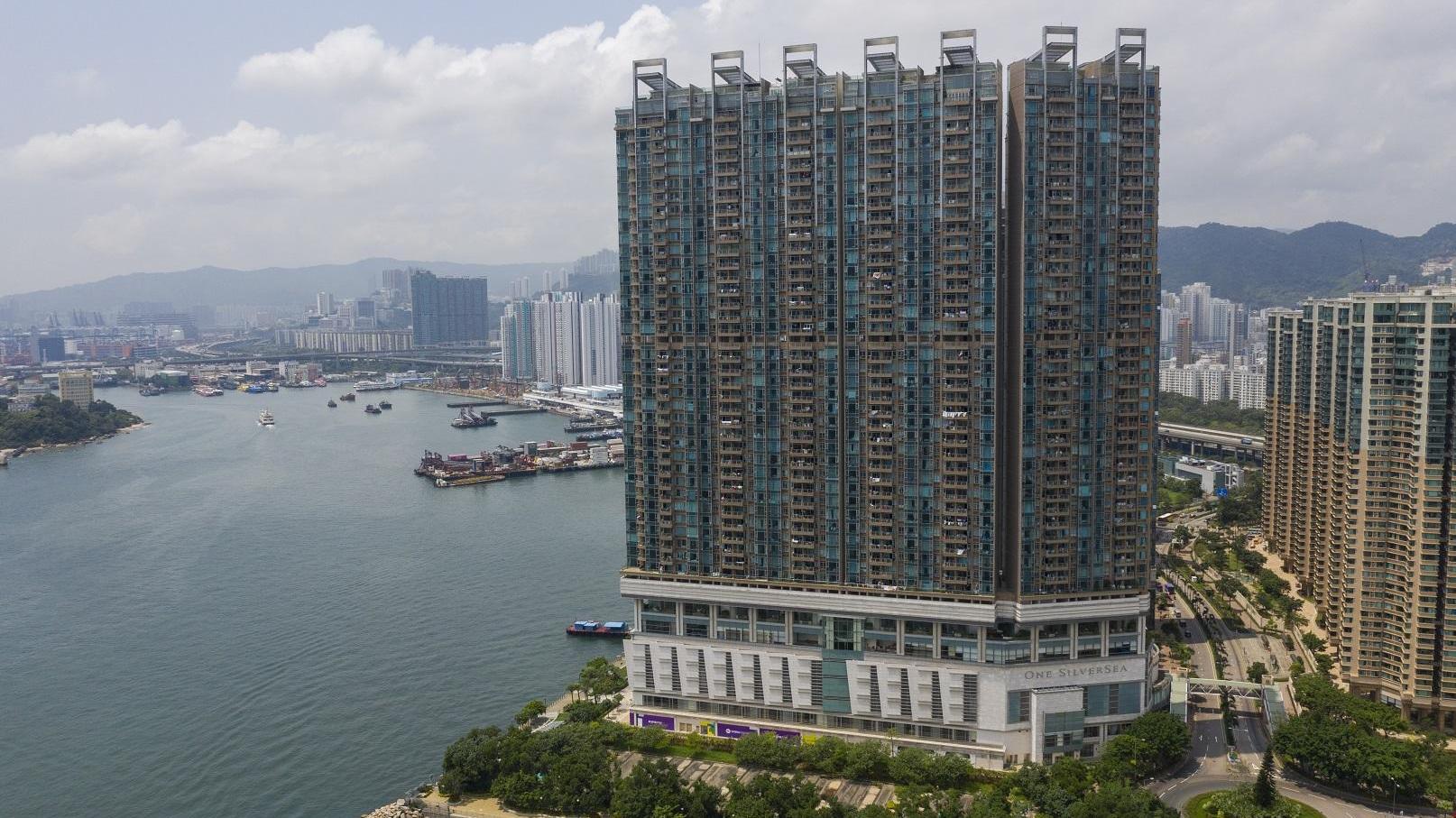 奧運站一號銀海最新錄套三房煙花海景戶大賺成交個案，原業主13年帳面賺近千萬元退場。(資料圖片)