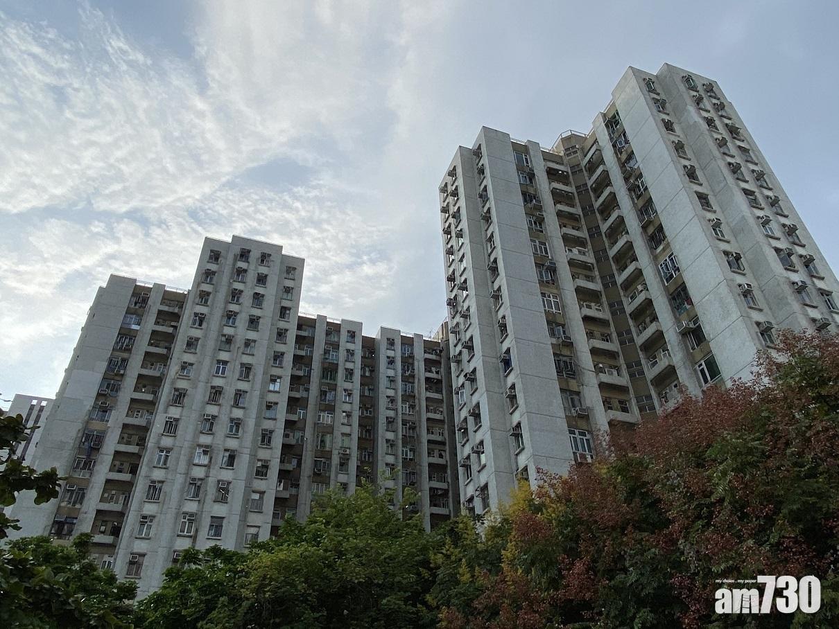 屯門居屋兆安苑兩房，獲兩名韓籍空姐以每月1.15萬元合租單位，方便日常出入機場上班。