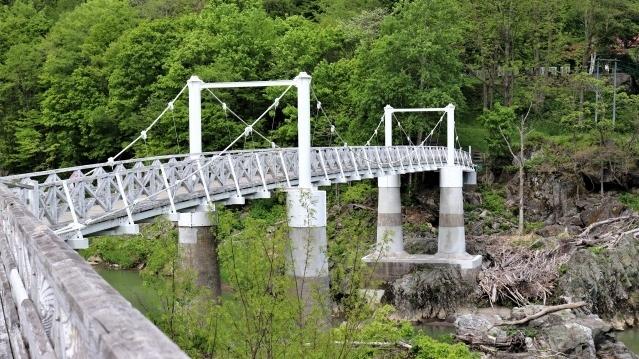 日本北海道17歲少女上月被人推落石狩川死亡。(網上圖片)