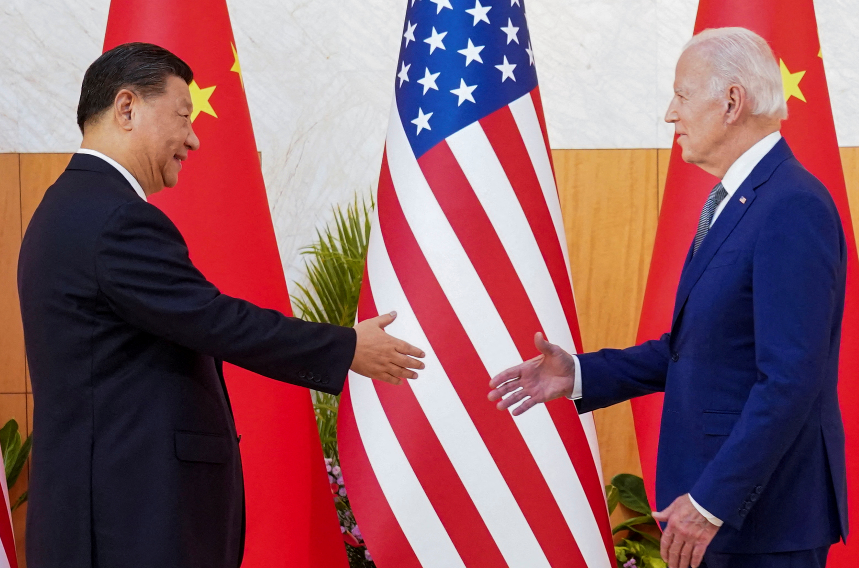  拜登重申自己由出任副總統開始，已與中國國家主席習近平有長時間接觸，累計超過90小時，現時與對方亦有直接聯繫。（路透社資料圖片）