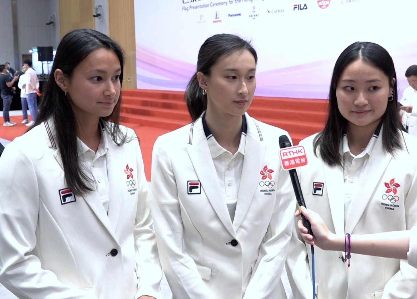 鄭莉梅(左)、譚凱琳(中)、簡綽桐(右)將代表港隊出戰巴黎奧運游泳接力項目。(港台圖片)