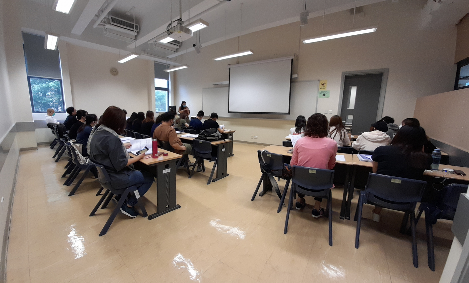 靈實專業進修學院