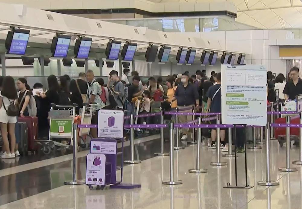 HK Express台中和峴港4班航班恢復營運，20航班取消。(電視截圖)