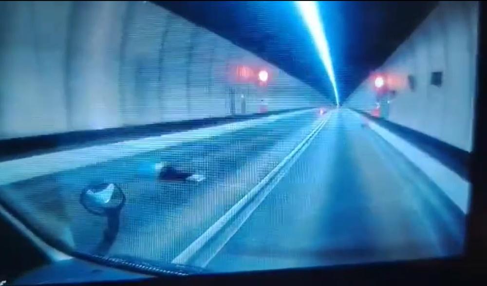 大老山隧道電單車自炒，鐵騎士受傷送院。(馬路的事討論區@FB)