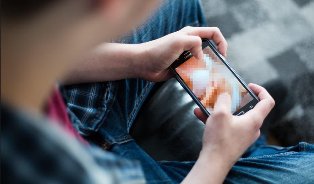 用AI做28名女同學假裸照，15個男學生被控，年紀最細僅13歲。(資料圖片)