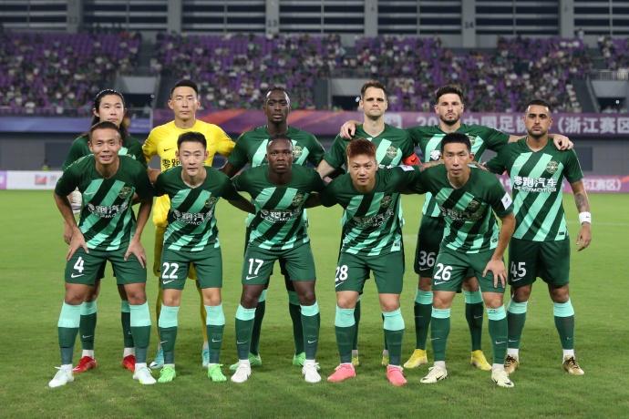 中超球隊「浙江FC」資金見底，球隊人工獎金無力支付「靠賒數」。(微博)