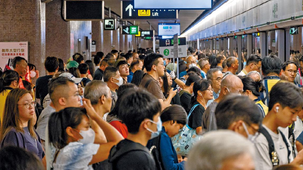 港鐵更新工程「斷綫」逾18小時 頭班車今回復正常