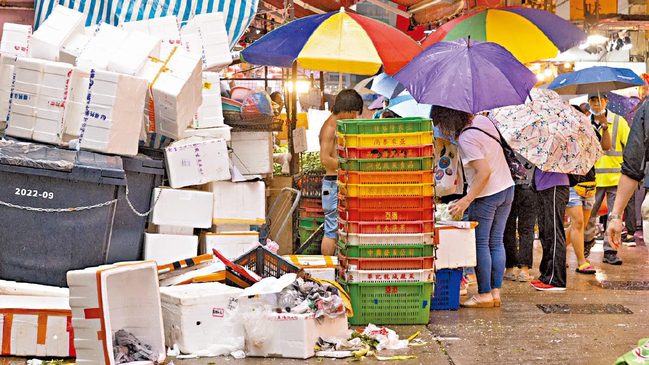 正草擬冷氣機滴水、垃圾屋罰則 卓永興：全港738個衛生黑點九成大為改善