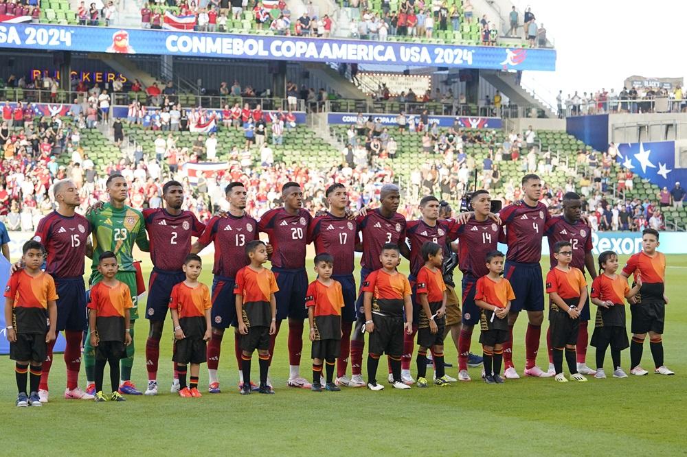 美洲國家盃部份比賽看台疏落，媒體批是南美足協定價過高。(路透社)