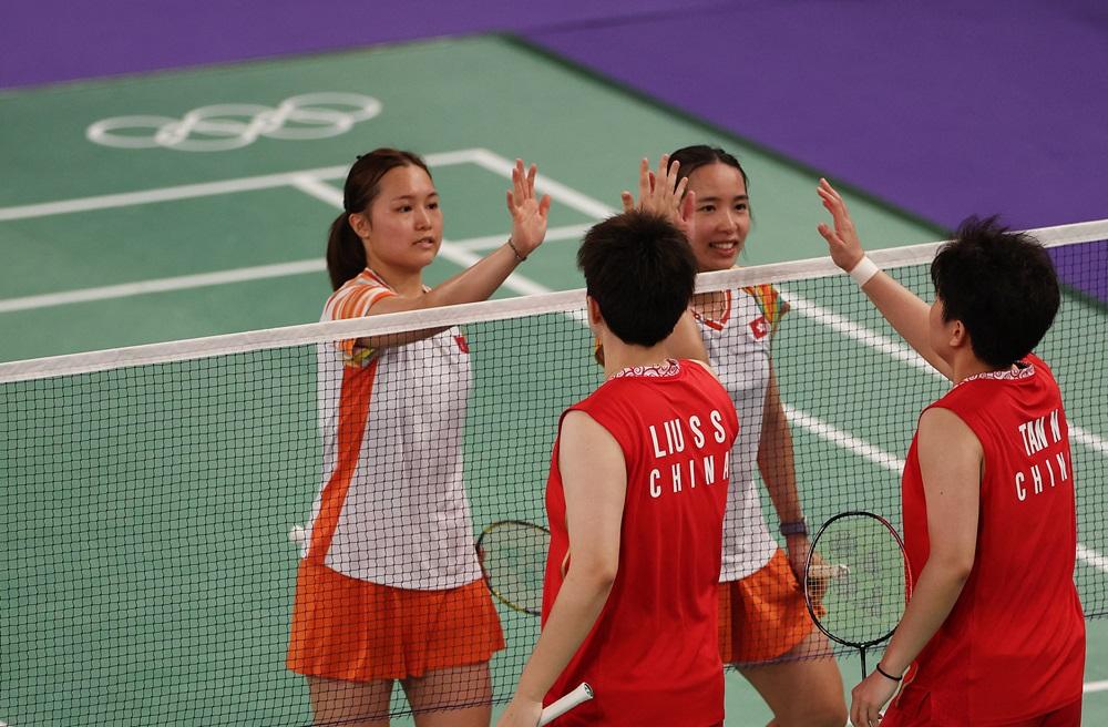 香港羽毛球女雙組合楊雅婷及楊霈霖分組最後一仗負中國組合出局。(路透社)