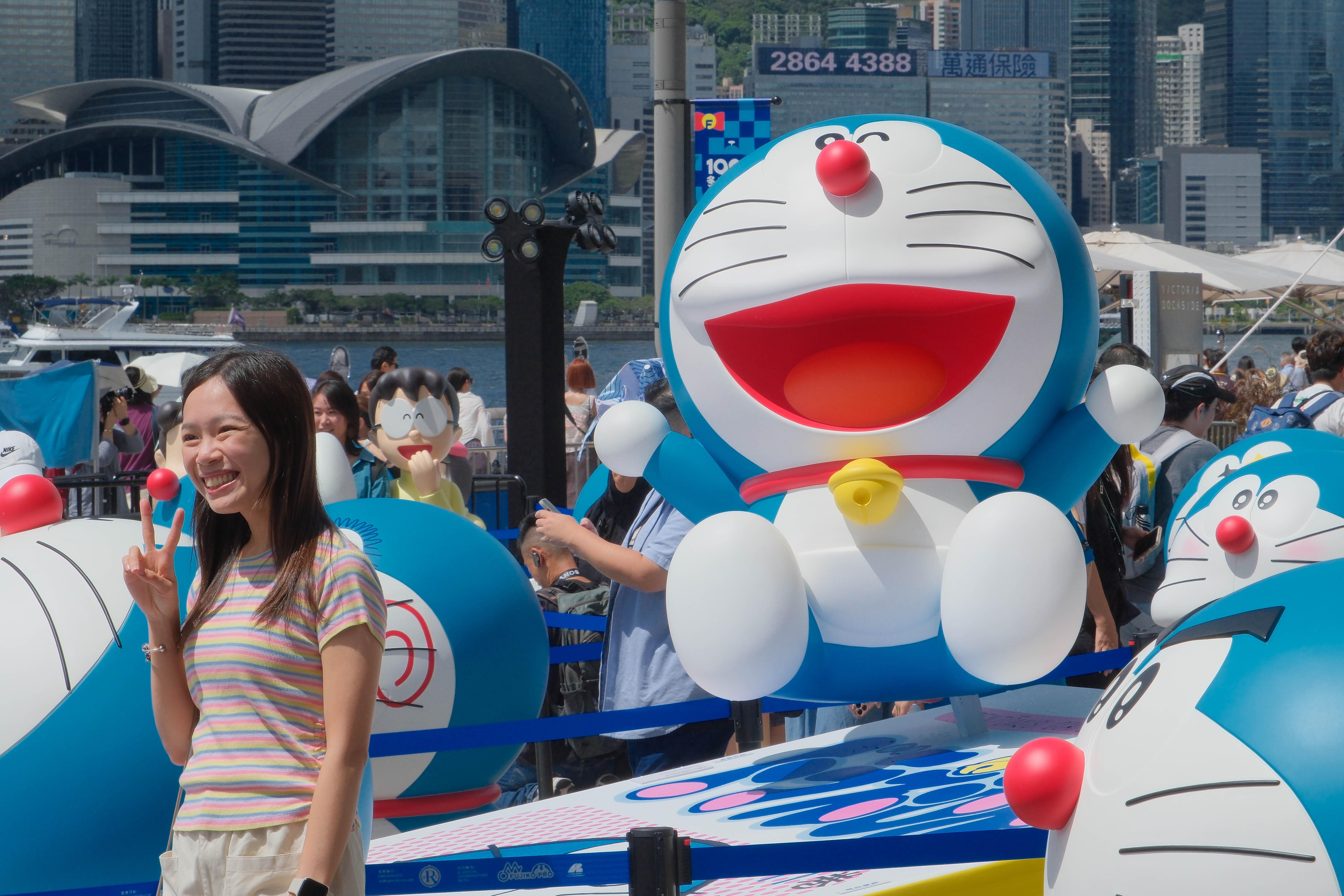 多啦A夢巡迴特展香港站吸引大批公眾打卡(中通社)