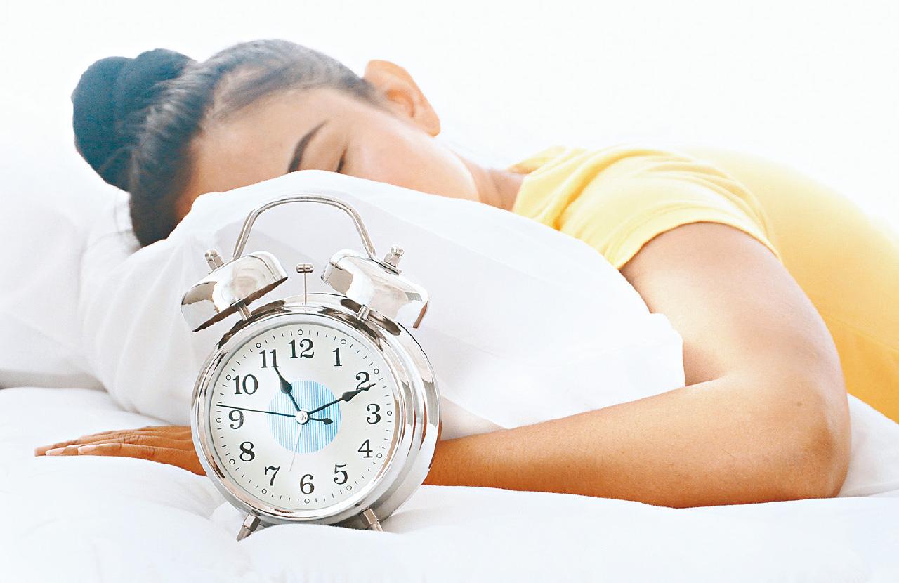 青少年晚睡睌起+社交焦慮 或是躁鬱症早期表現