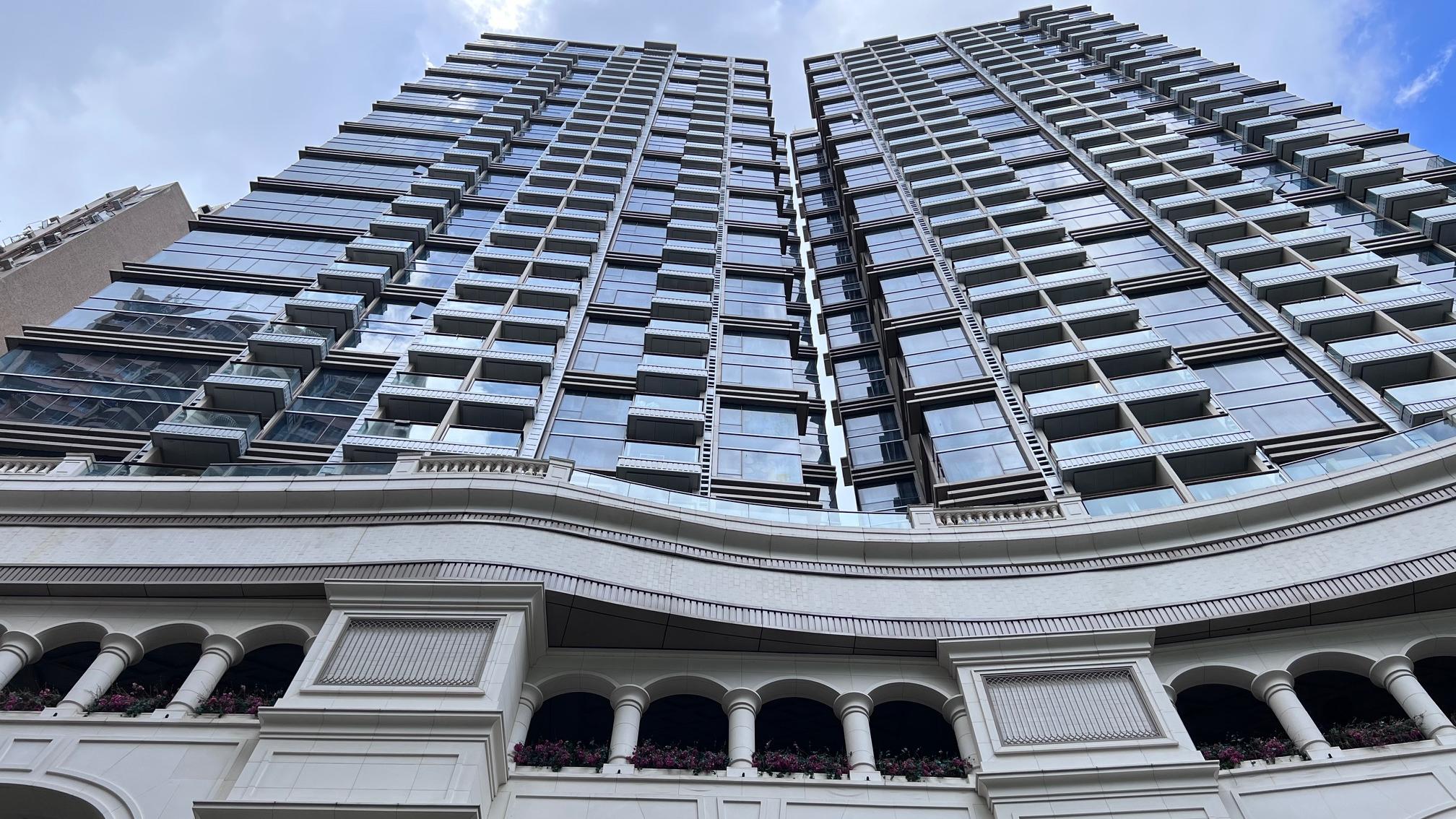 西半山63 POKFULAM兩房低層戶，獲內地生零議價以2.4萬元承租，呎租逾78元。