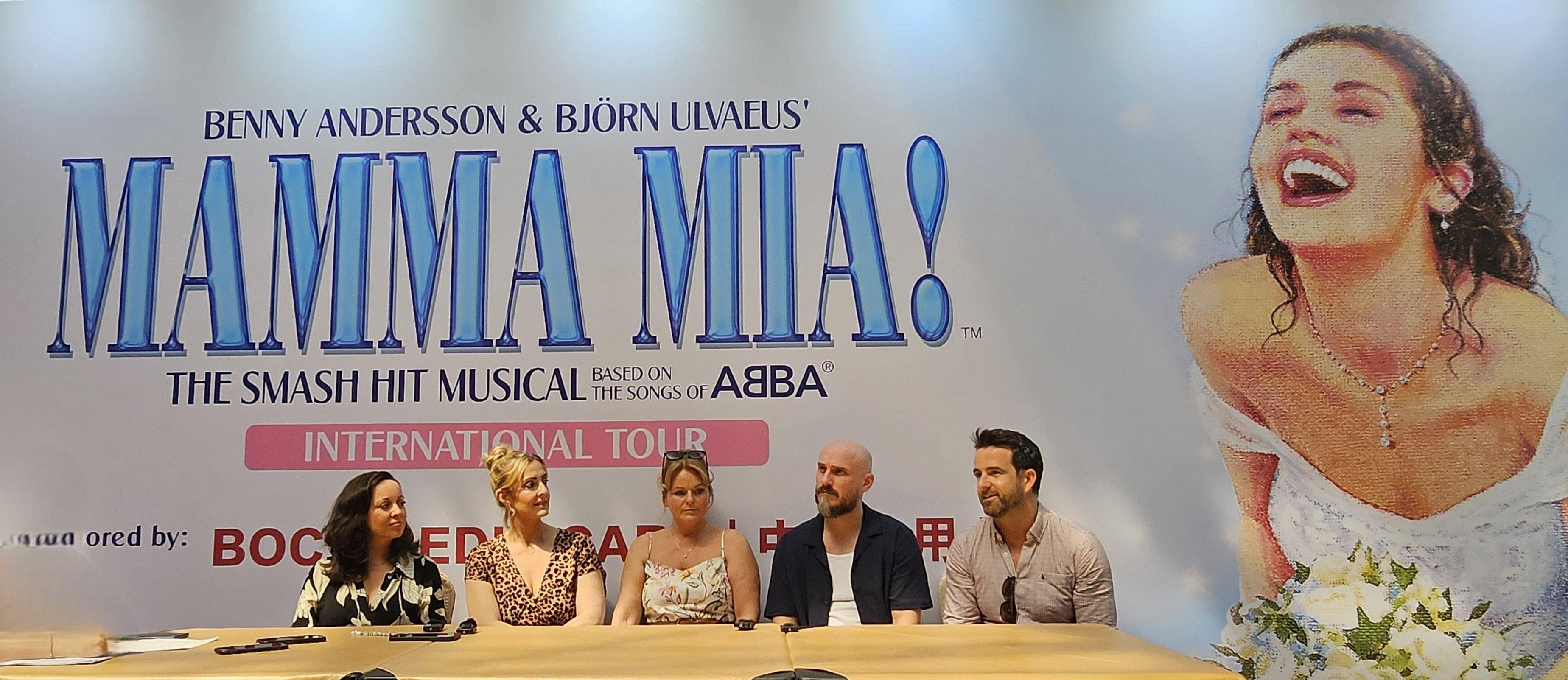 英文原版音樂劇《MAMMA MIA!》今日開鑼 三大女主角整裝備戰預告抽空遊香港