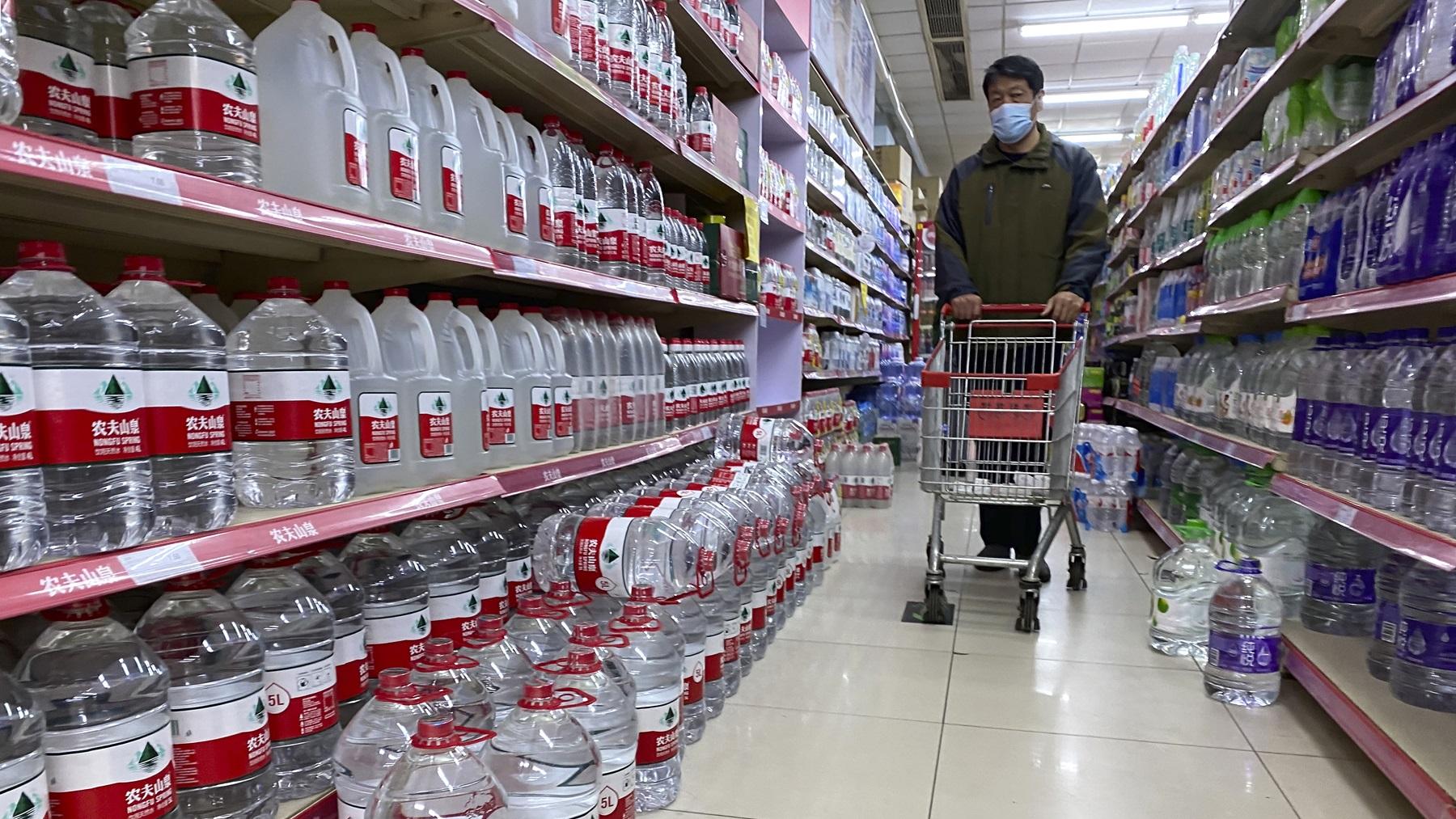 港股收市｜港股漲39點 農夫山泉飆6.5%冠藍籌