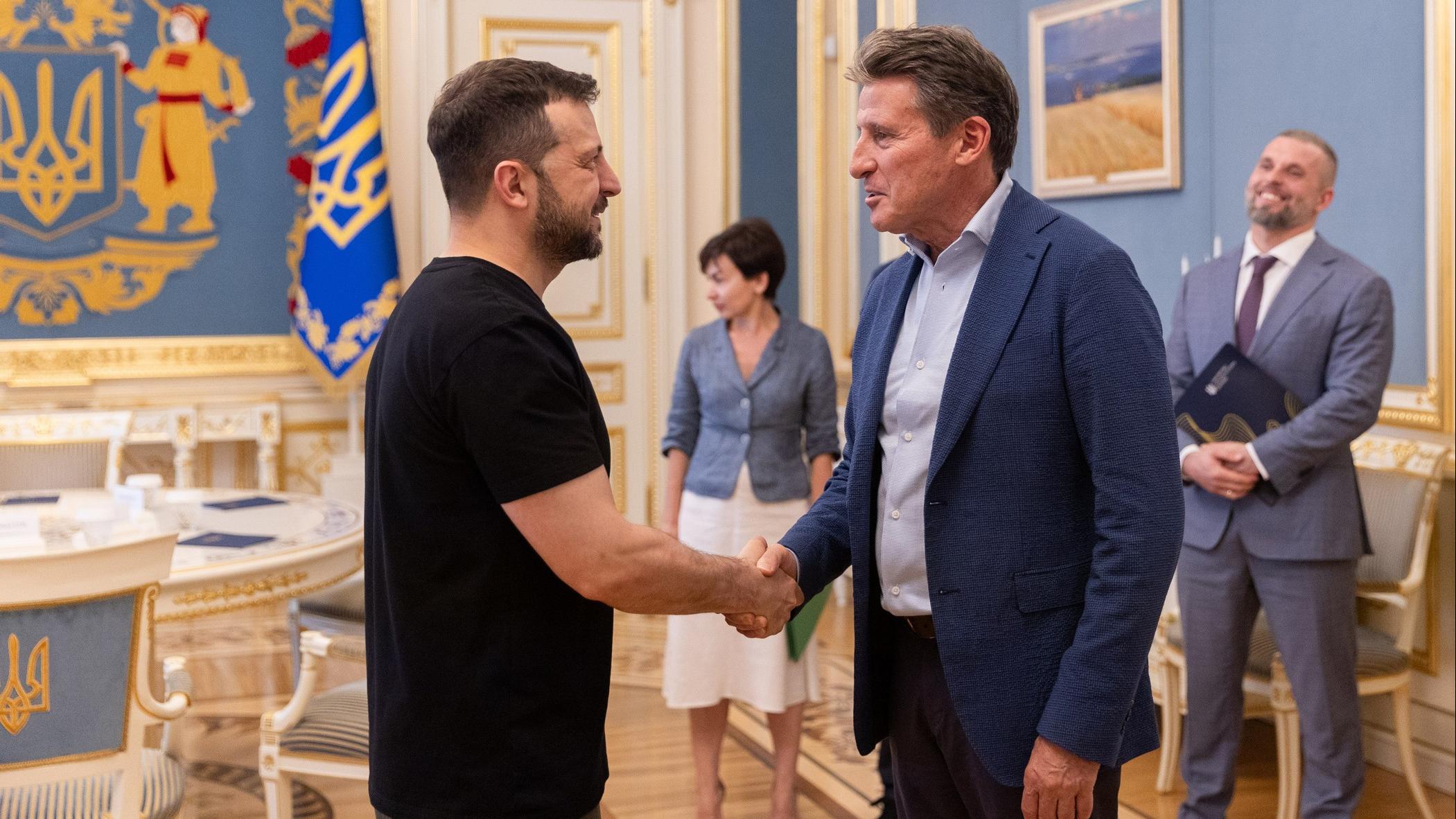 國際田聯主席高爾與澤連斯基在基輔會面。(國際田聯X)