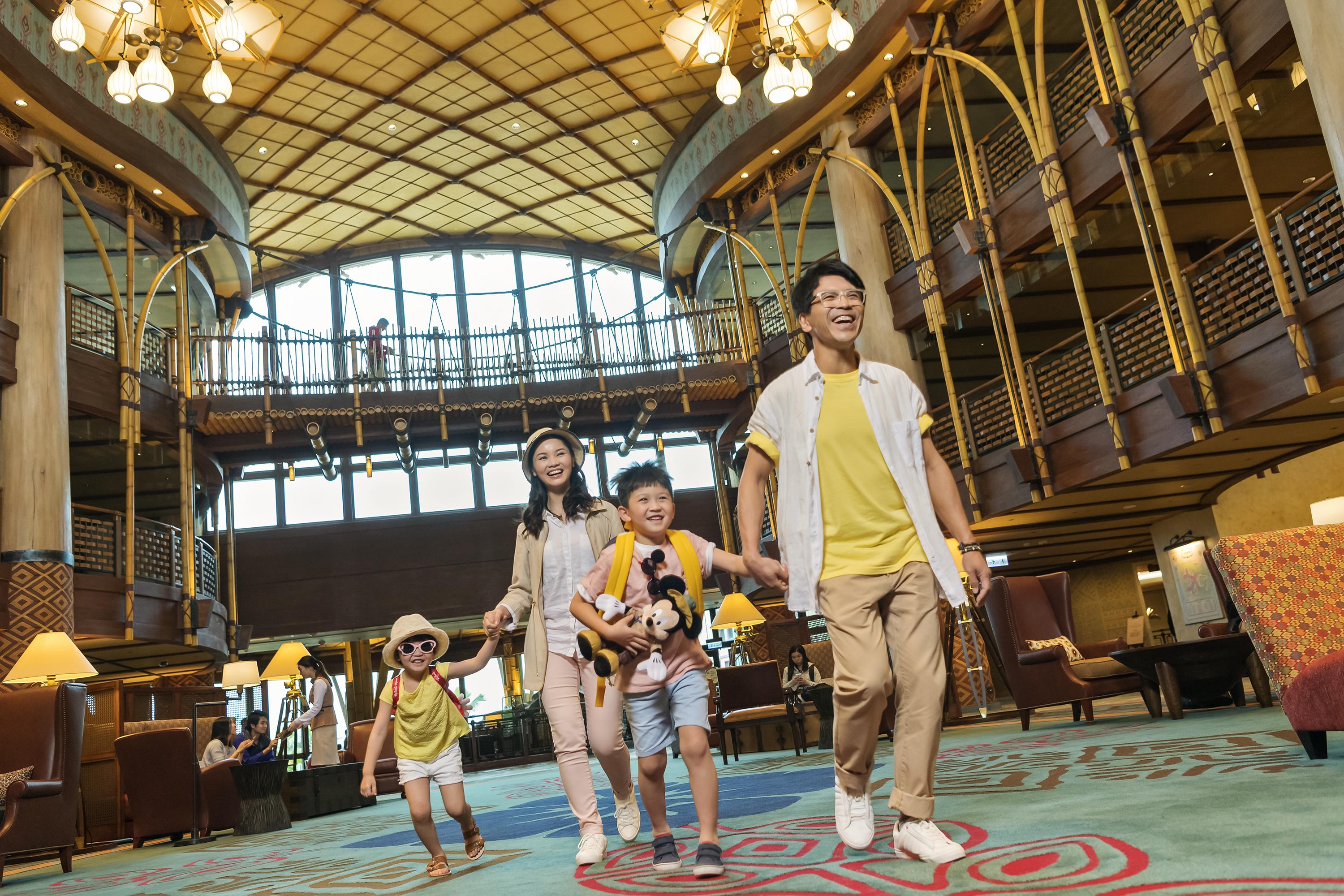 迪士尼推驚喜優惠 會員持戲飛可換《玩轉腦朋友 2》明信片 生日港人往酒店送樂園門票 (香港迪士尼提供)