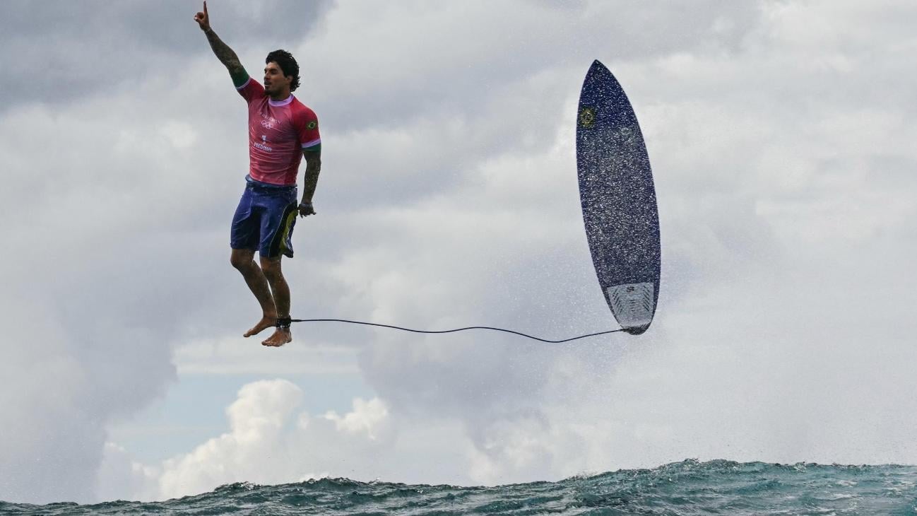 巴黎奧運｜巴西選手Medina漂浮空中成「最佳圖片」？　網民：值得擺羅浮宮