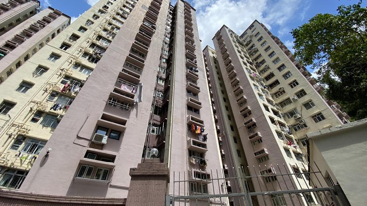 北角老牌屋苑百福花園有長情業主止賺沽貨，以1,310萬元沽出持有43年的相連海景單位，勁賺逾1,200萬元。