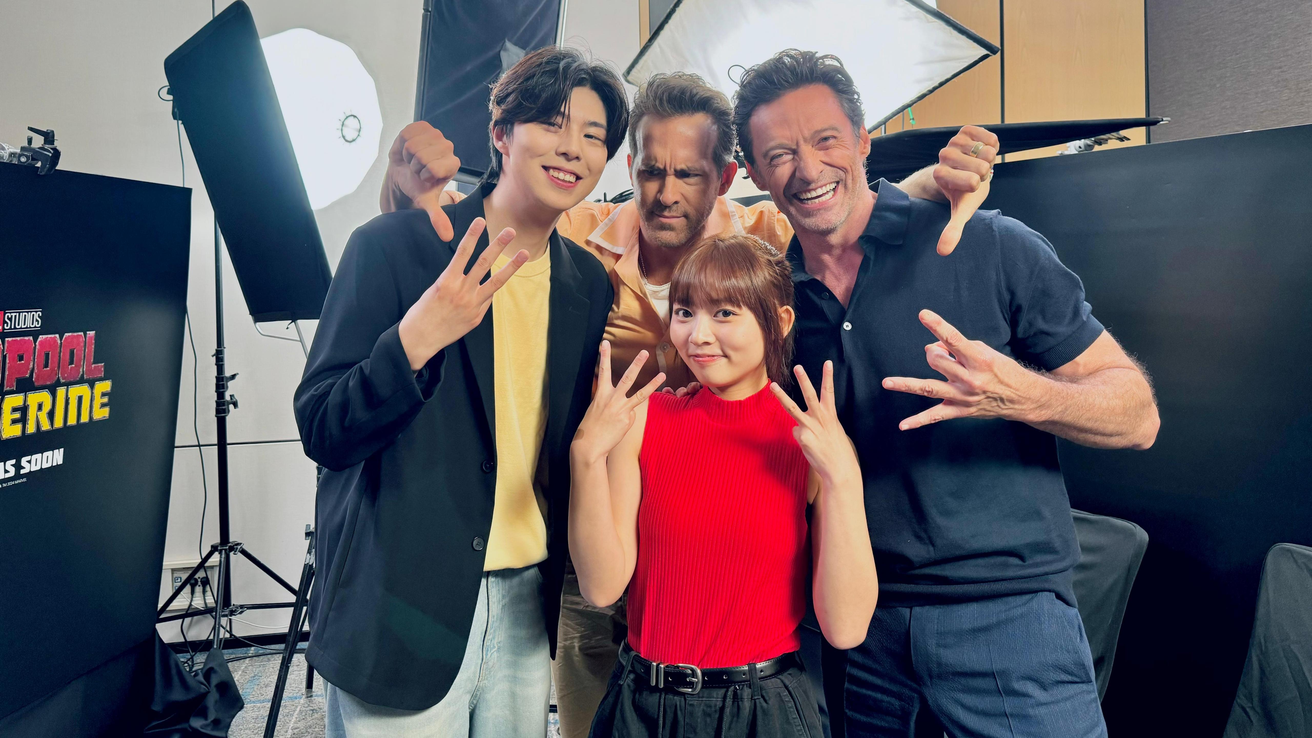 死侍與狼人｜小薯茄派朱Mic童童赴首爾訪問超級英雄 曉治積曼親民孖賴恩雷諾士鬼馬合照