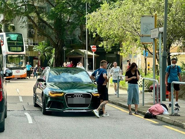 葵涌安蔭邨14歲女捱私家車撞