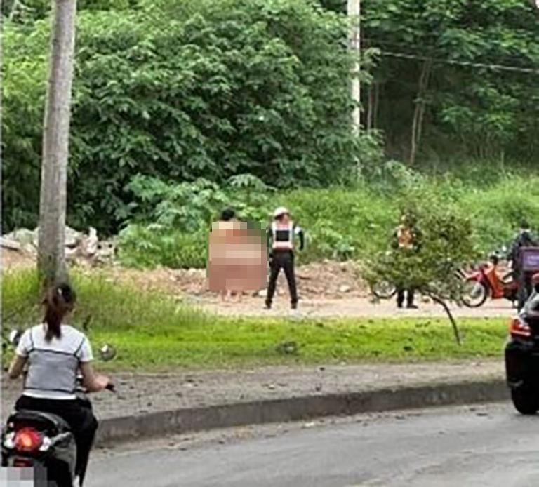 一名22歲香港女子及27歲中國內地男子在泰國清邁旅遊時，竟烈日當空下當眾脫衣全裸在街頭演「活春宮」，警方接報到場制止。(網上圖片)