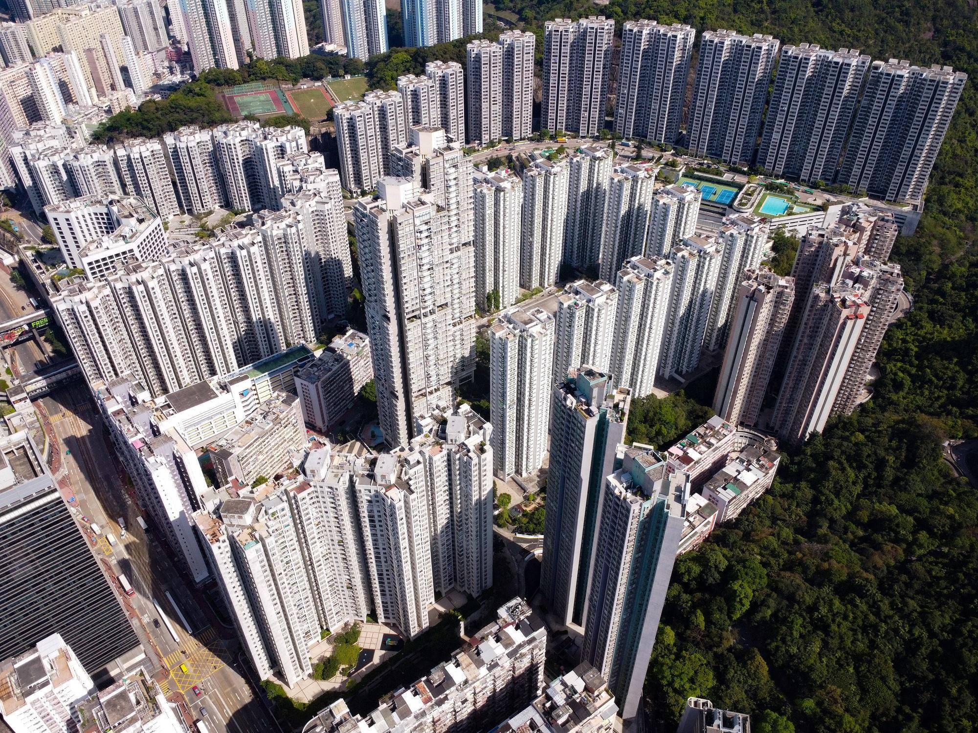 中原地產十大屋苑本周末錄得10宗買賣，重上雙位數水平，按周回升42.9%。