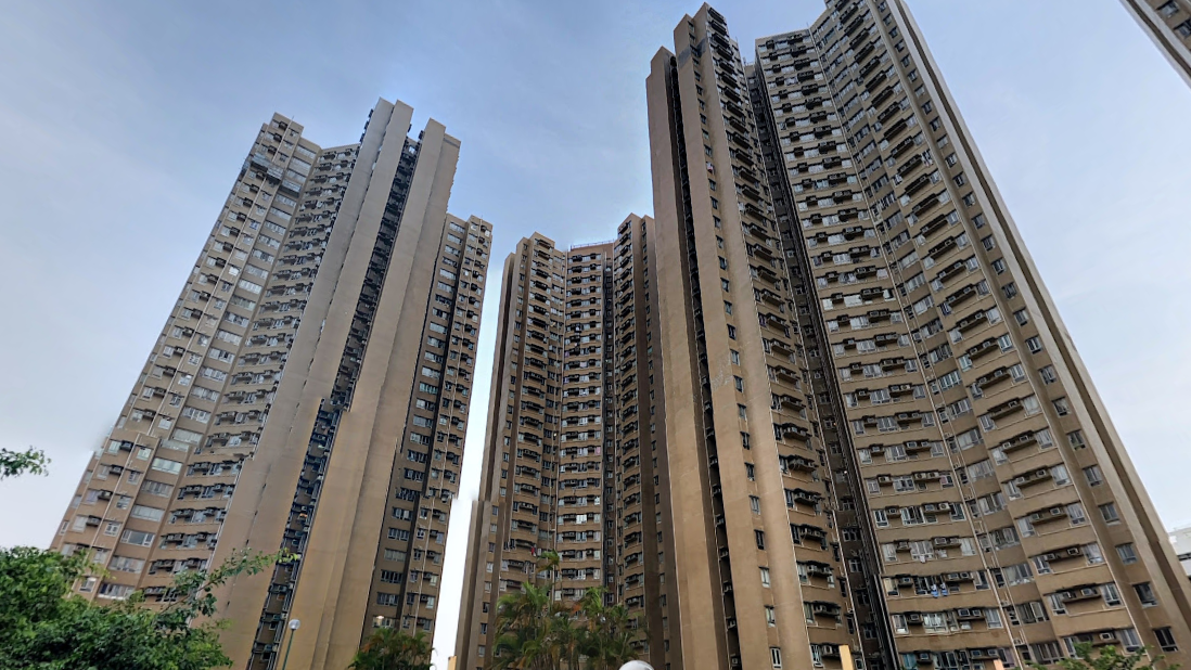 將軍澳居屋康盛花園三房，最新以403萬元(未補地價)沽出，36年升值近10倍。