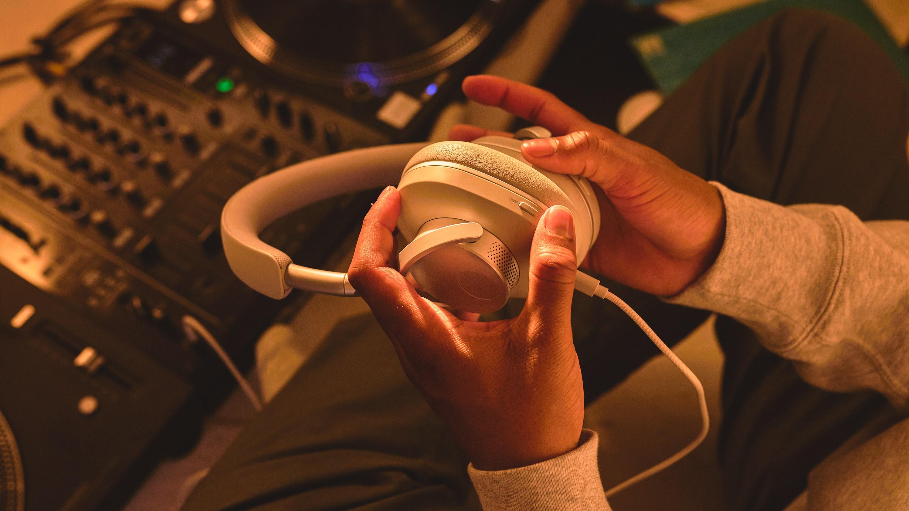 Cambridge Audio Melomania P100頭戴式無線⽿機　長達100小時超長氣聽歌